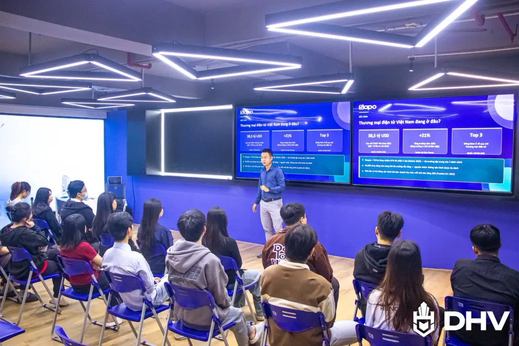 DHV - Trường Đại Học Hùng Vương TPHCM